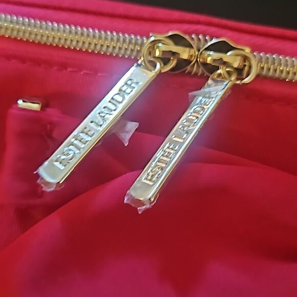 ESTEE LAUDER RED CHRISTMAS HOLIDAY 2021 CASE  MAKEUP COSMETIC - Picture 3 of 7